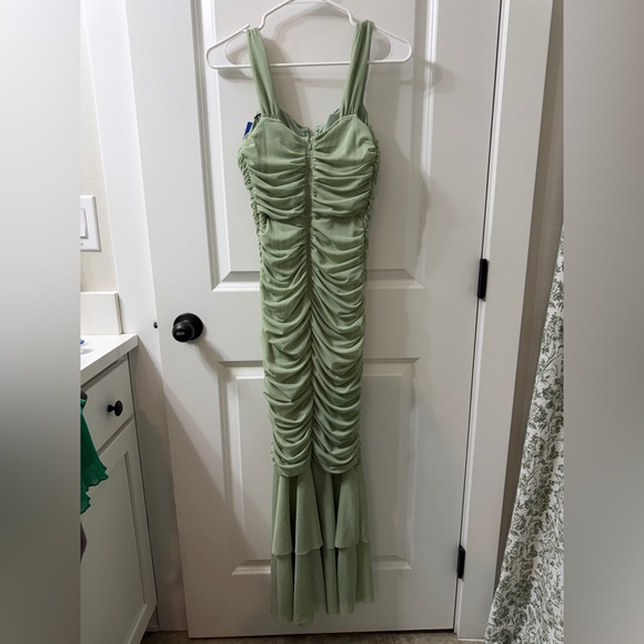 NWT Ruched Dress - Picture 4 of 4